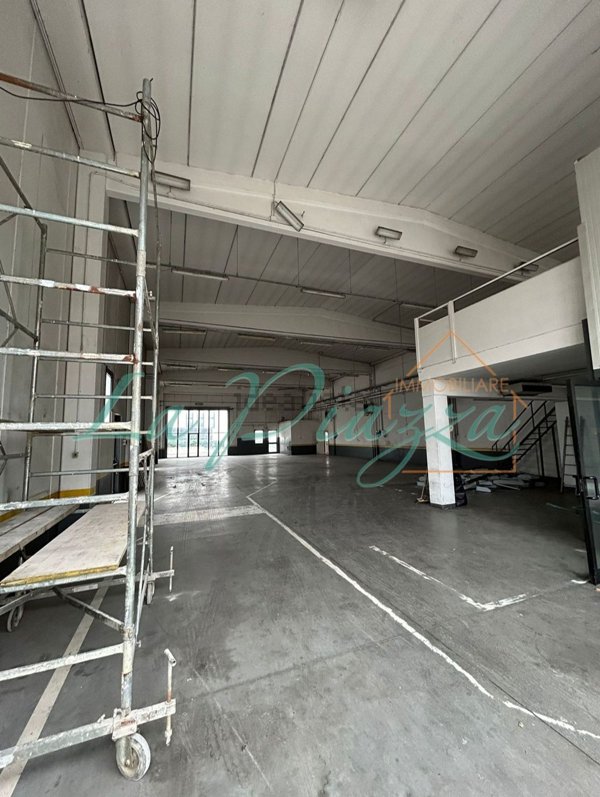 negozio in affitto a Faenza