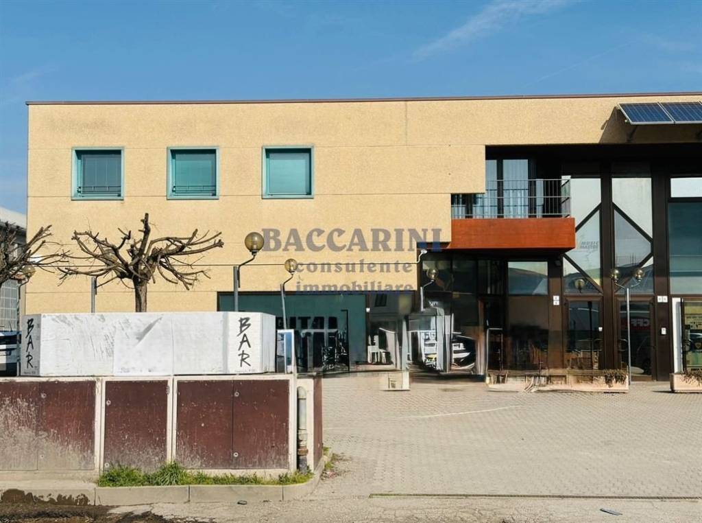 negozio in affitto a Faenza
