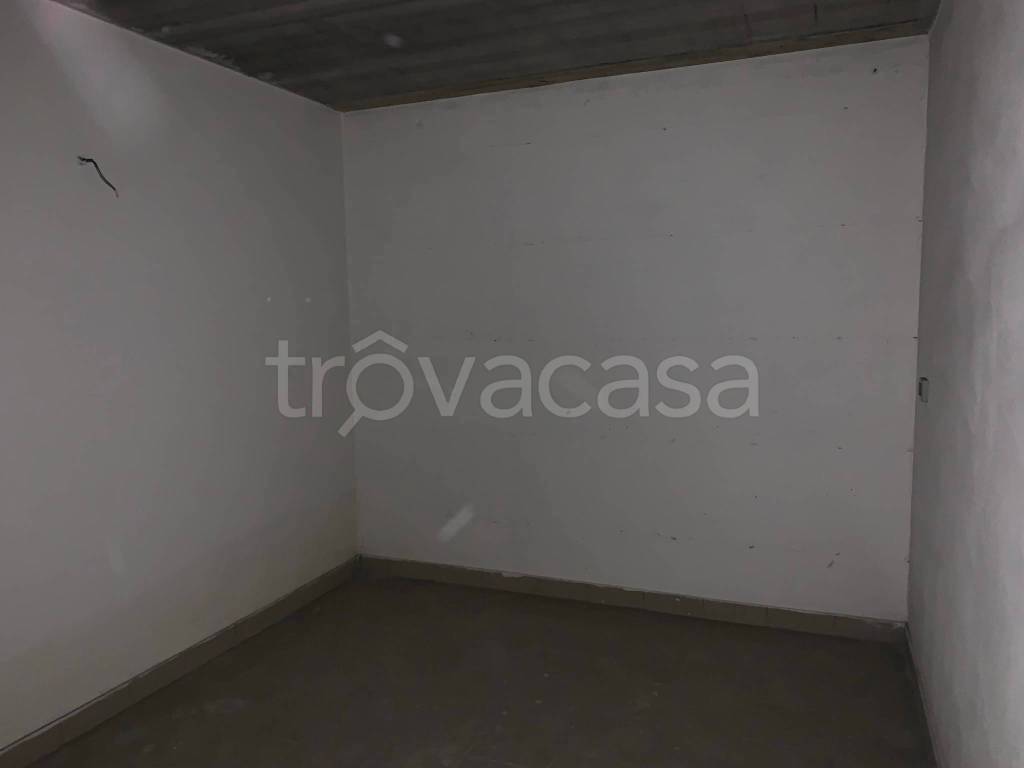 locale commerciale in affitto a Faenza