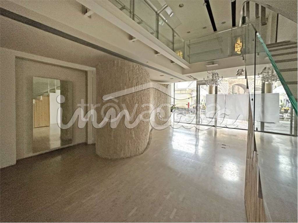 negozio in affitto a Faenza in zona Centro Storico