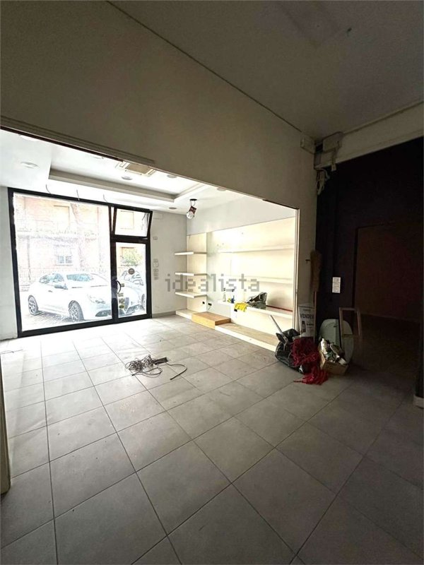 locale commerciale in affitto a Faenza