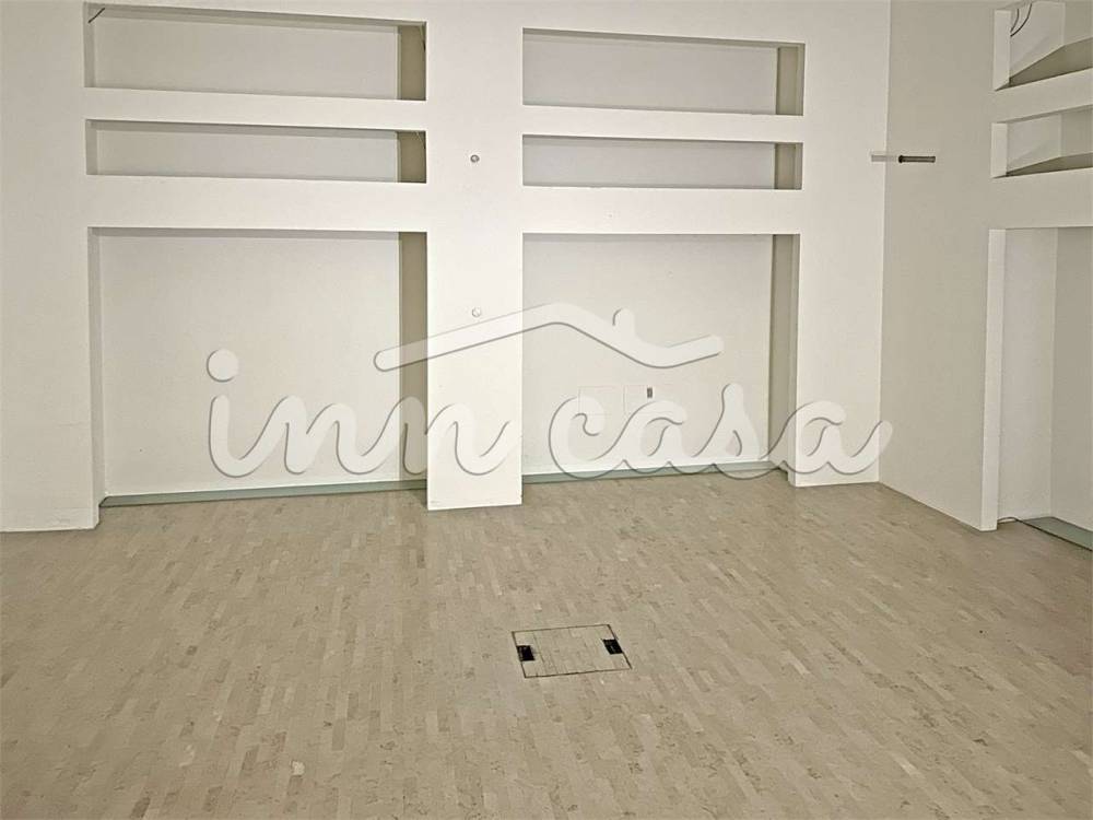 negozio in affitto a Faenza in zona Centro Storico