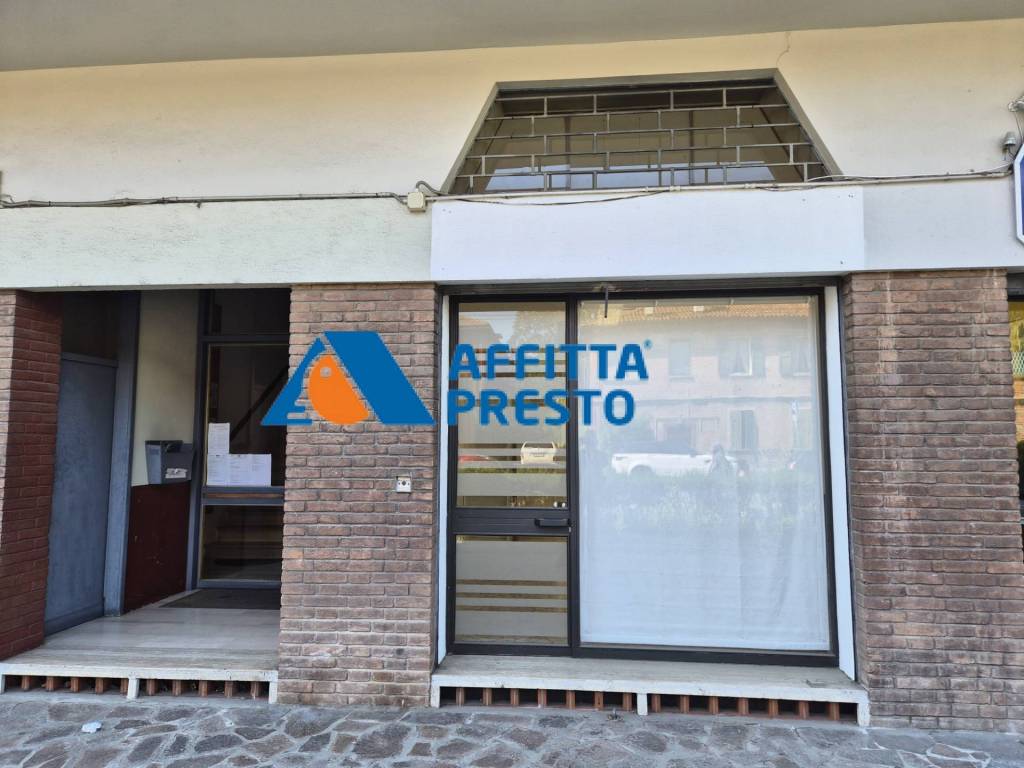 negozio in affitto a Faenza in zona Fossolo