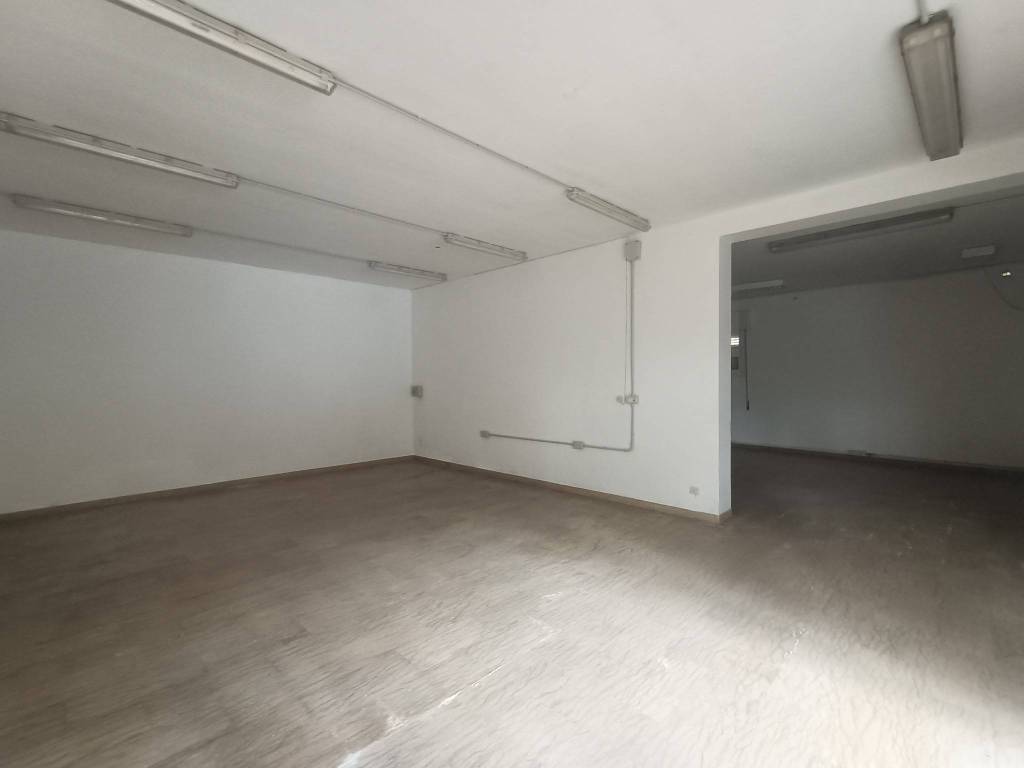 locale commerciale in affitto a Faenza