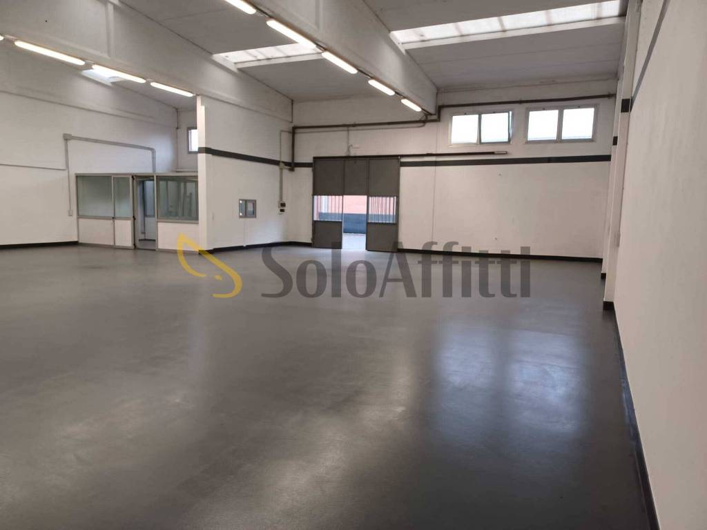 locale commerciale in affitto a Faenza