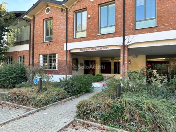 locale commerciale in affitto a Faenza