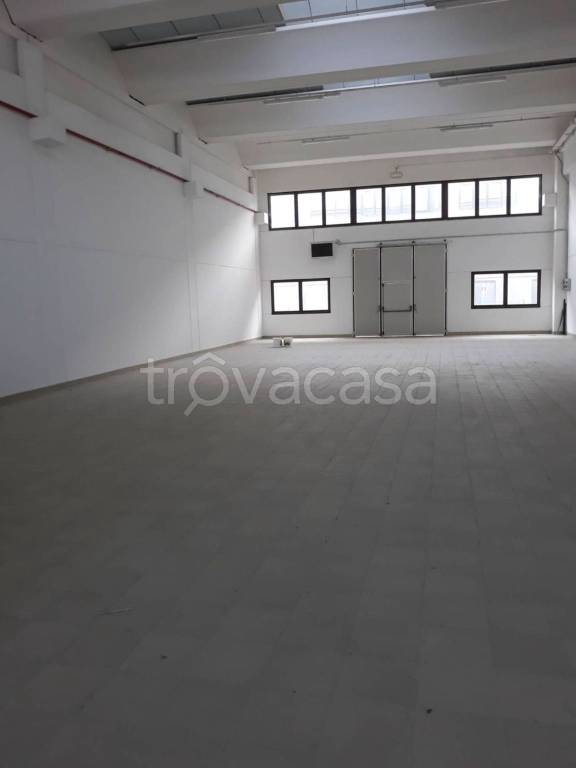 locale commerciale in affitto a Lugo