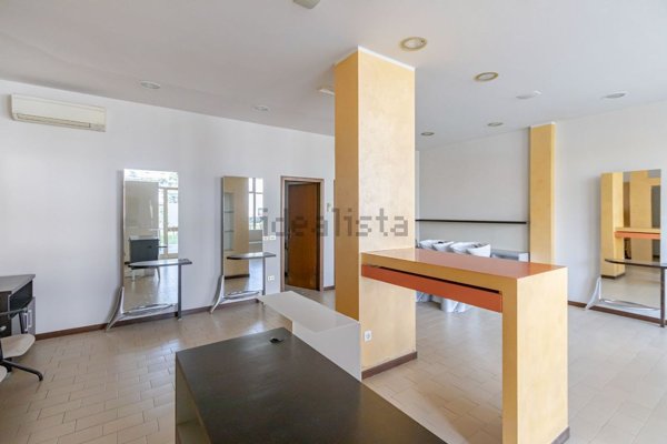 locale commerciale in affitto a Lugo