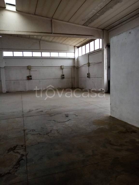 locale commerciale in affitto a Lugo