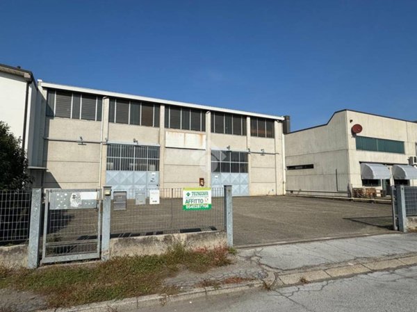 locale commerciale in affitto a Lugo