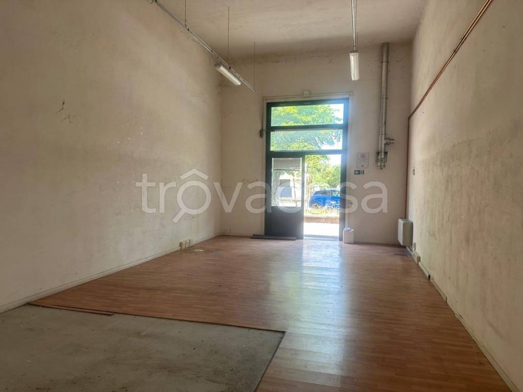 negozio in affitto a Massa Lombarda