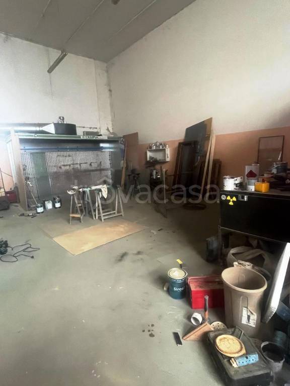 locale commerciale in affitto a Massa Lombarda