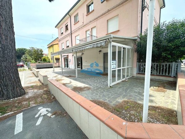 negozio in affitto a Ravenna in zona Marina di Ravenna