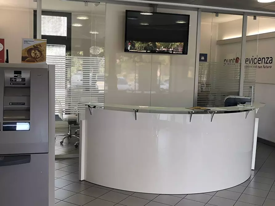 locale commerciale in affitto a Ravenna