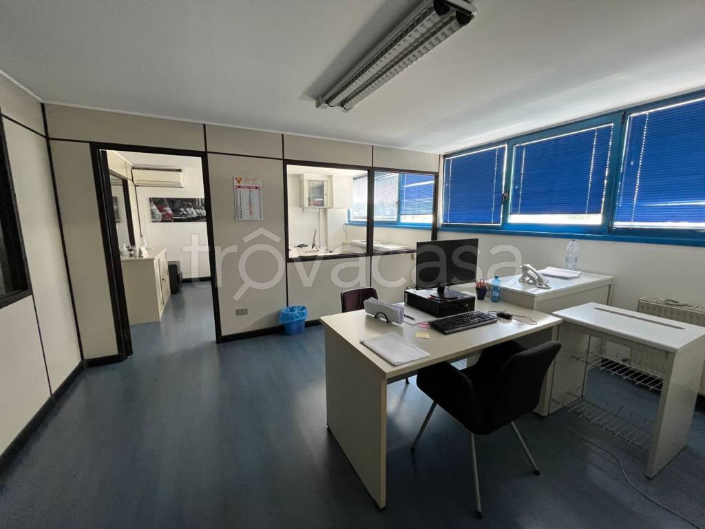 locale commerciale in affitto a Ravenna in zona Classe