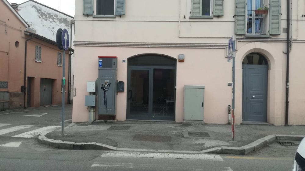 locale commerciale in affitto a Ravenna
