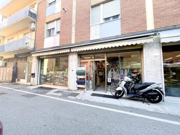negozio in affitto a Ravenna in zona Centro Storico
