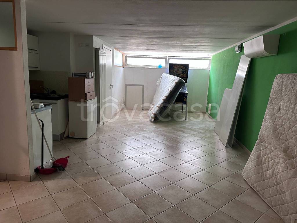 locale commerciale in affitto a Ravenna