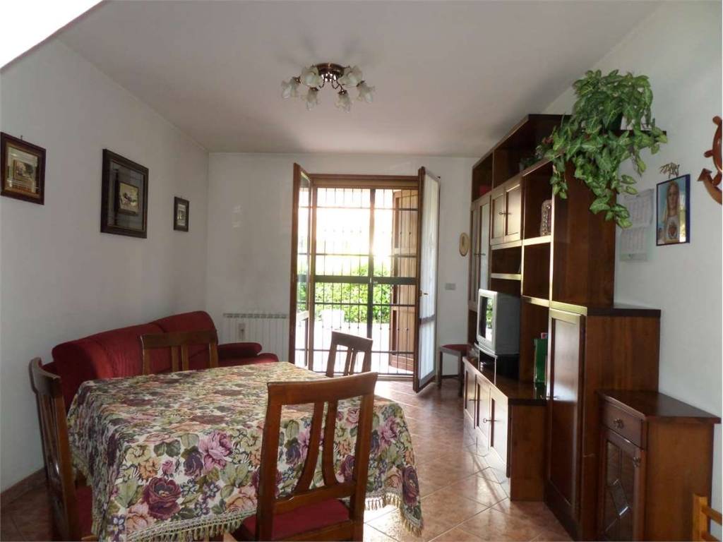 casa indipendente in affitto a Ravenna in zona Fornace Zarattini