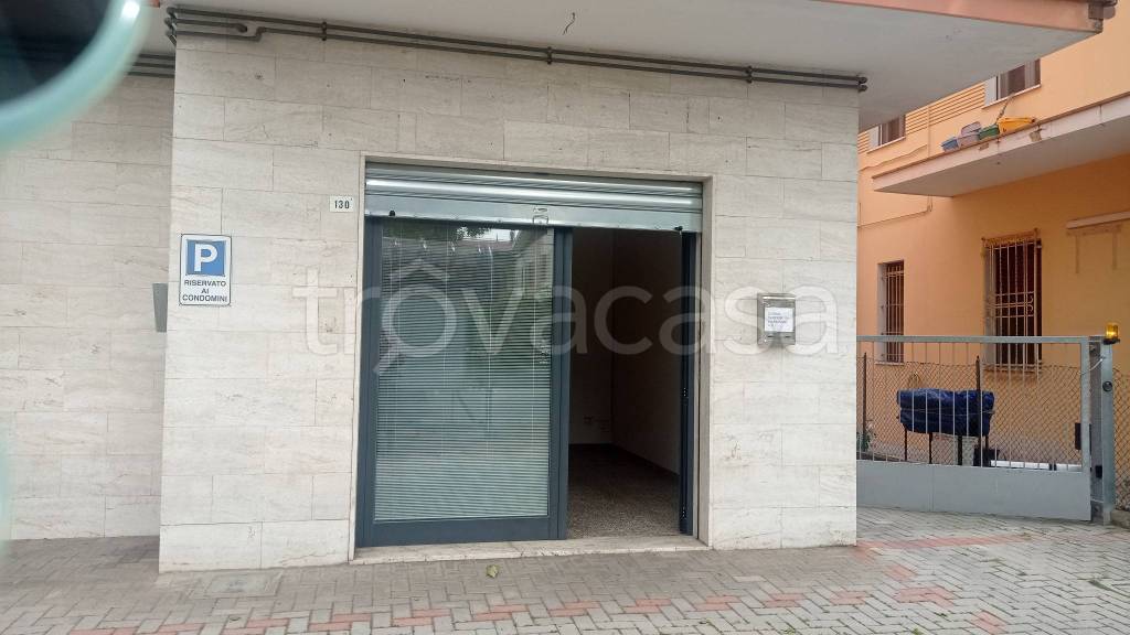 locale commerciale in affitto a Ravenna