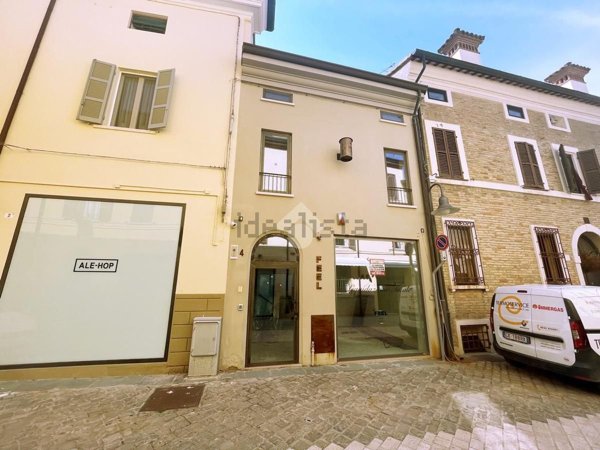 locale commerciale in affitto a Ravenna in zona Centro Storico