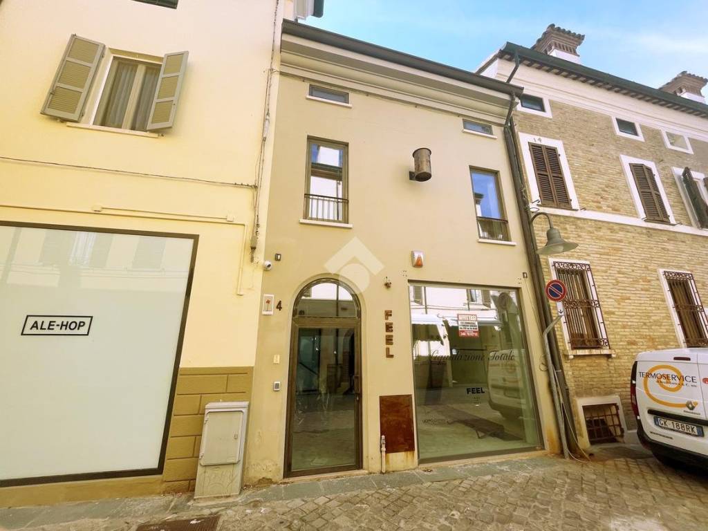 negozio in affitto a Ravenna in zona Centro Storico