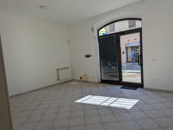 locale commerciale in affitto a Ravenna