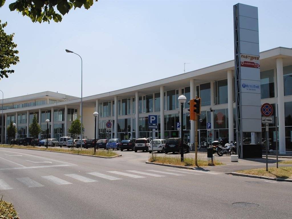 negozio in affitto a Ravenna