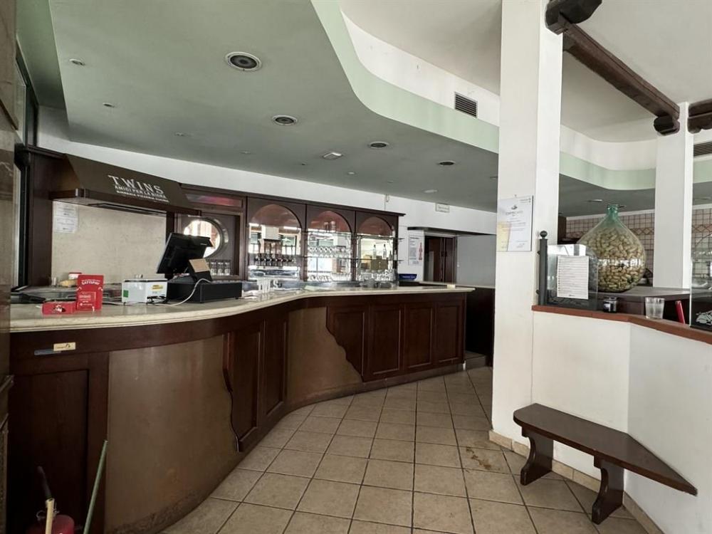 locale commerciale in affitto a Ravenna