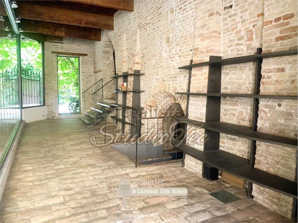 negozio in affitto a Ravenna in zona Classe