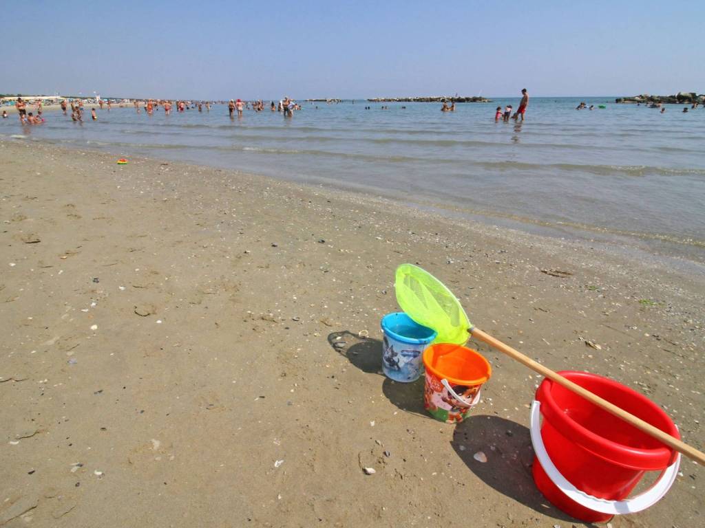 negozio in affitto a Ravenna in zona Lido di Classe