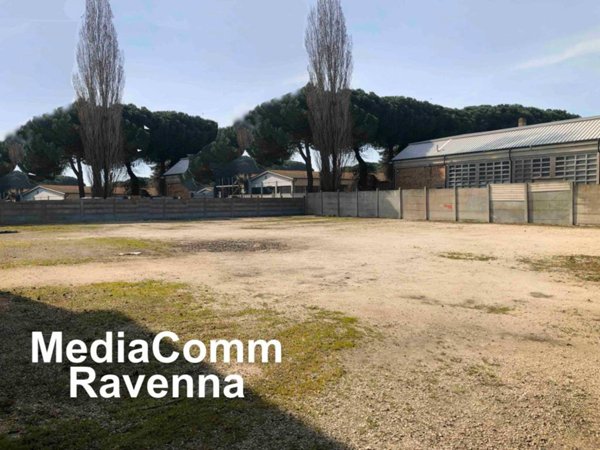 locale commerciale in affitto a Ravenna in zona Classe
