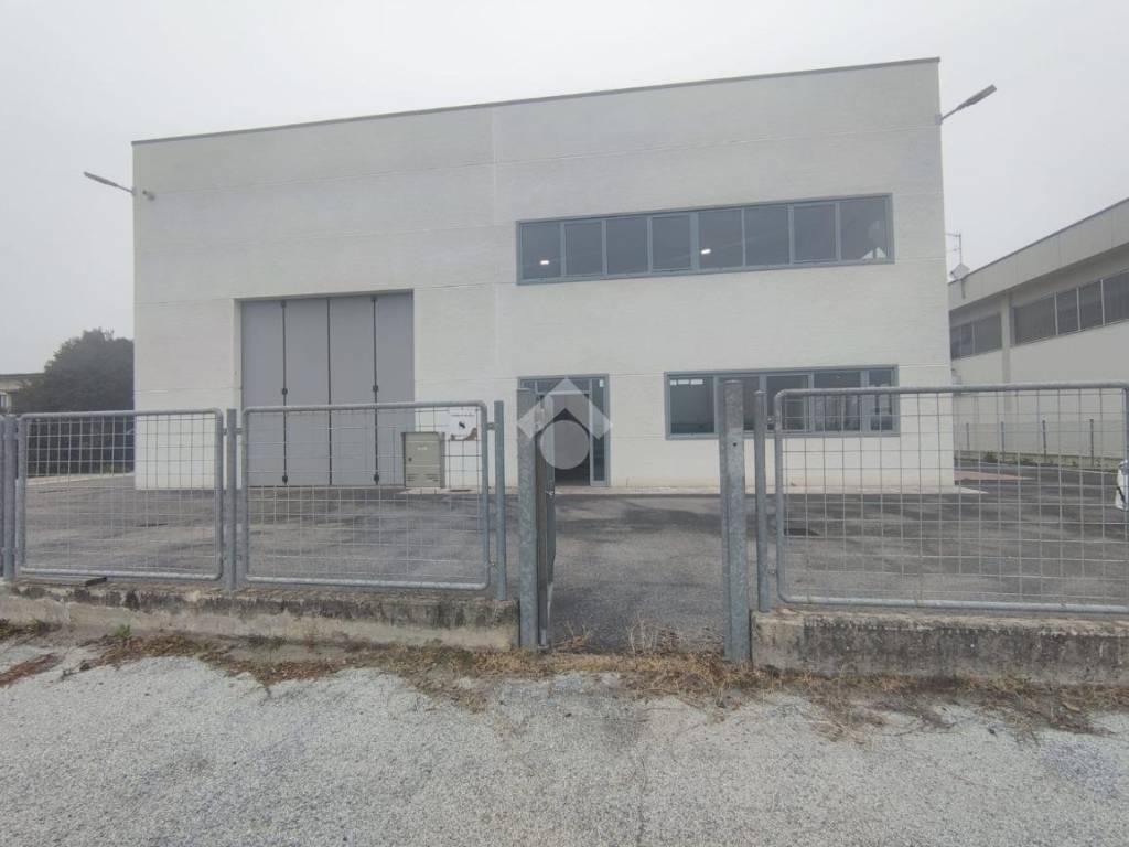 capannone in affitto a Ravenna in zona Roncalceci