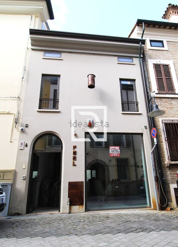 locale commerciale in affitto a Ravenna in zona Centro Storico
