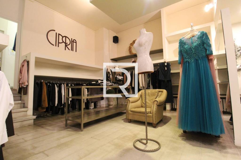 negozio in affitto a Ravenna