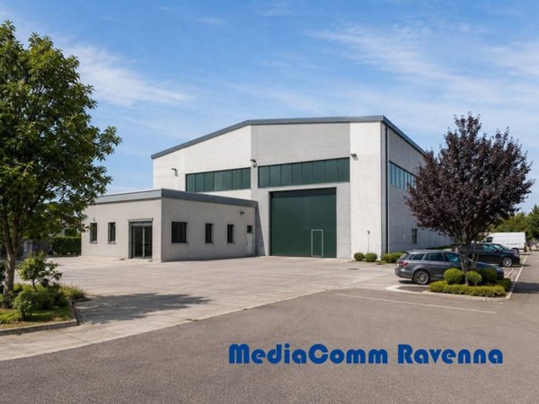 locale commerciale in affitto a Ravenna