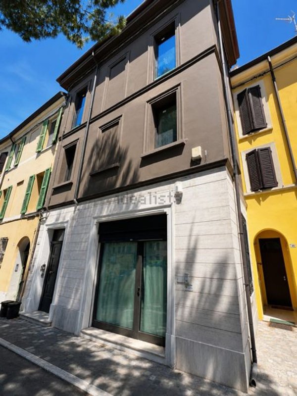 negozio in affitto a Ravenna in zona Centro Storico