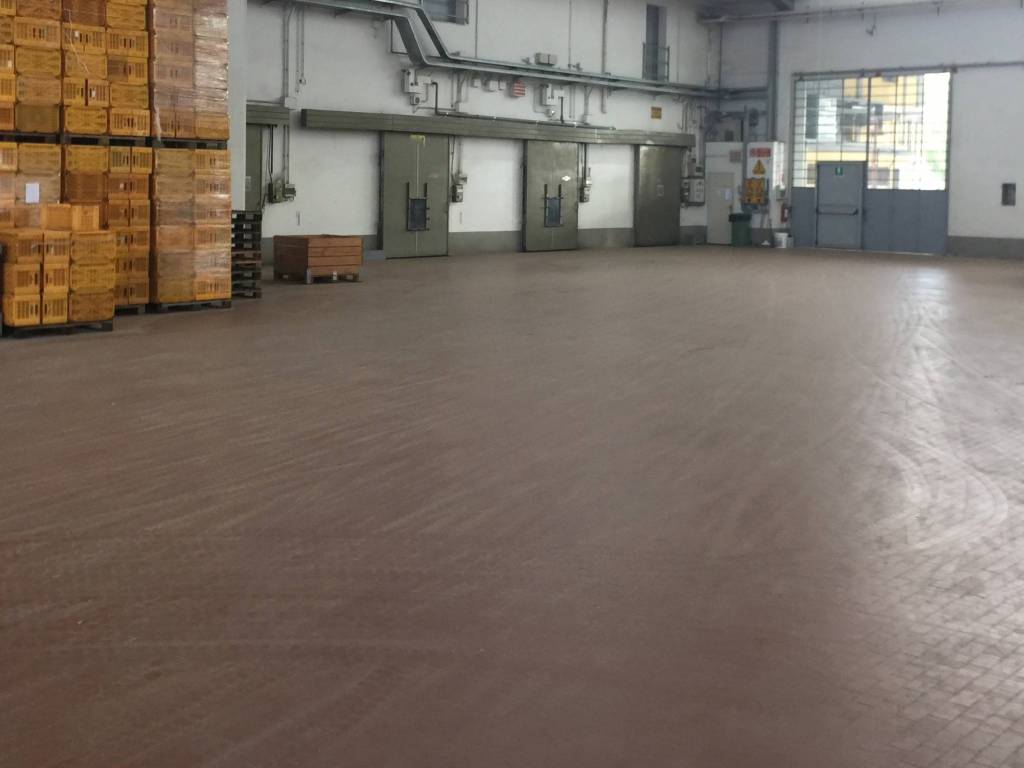 locale commerciale in affitto a Russi