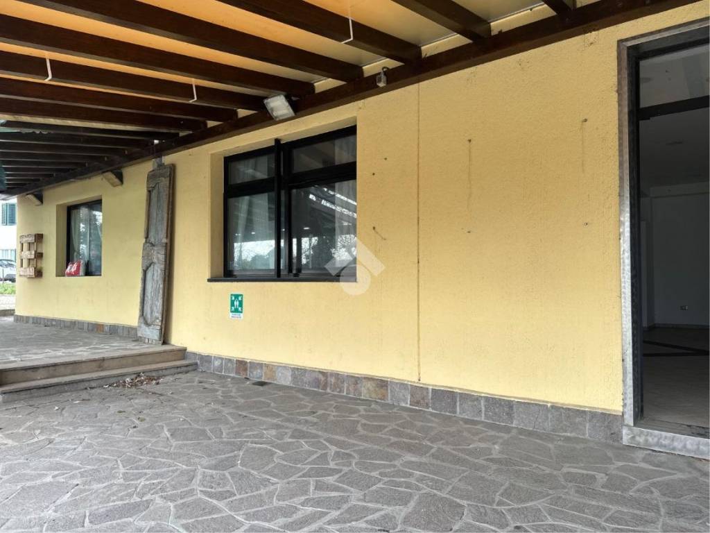 negozio in affitto a Bertinoro in zona Panighina