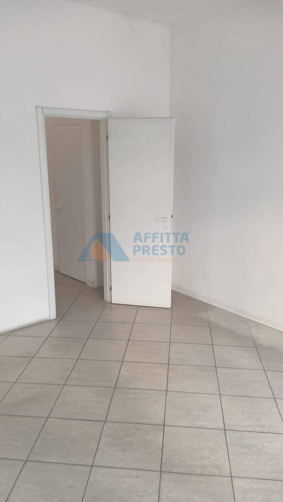 negozio in affitto a Cesena in zona Centro Storico