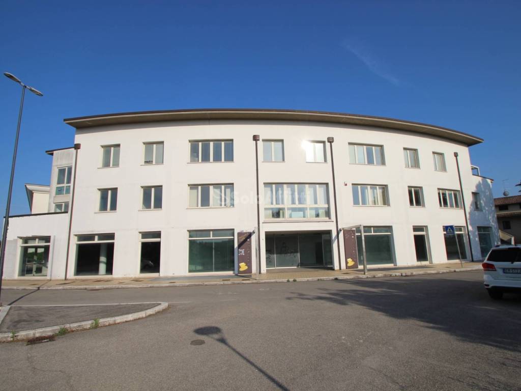 negozio in affitto a Cesena in zona San Cristoforo