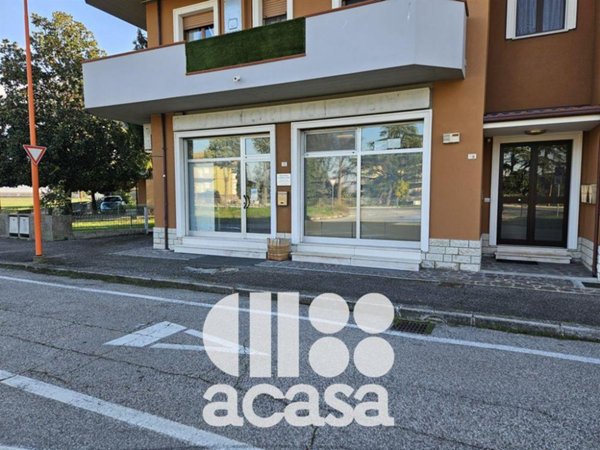 negozio in affitto a Cesena in zona Calabrina