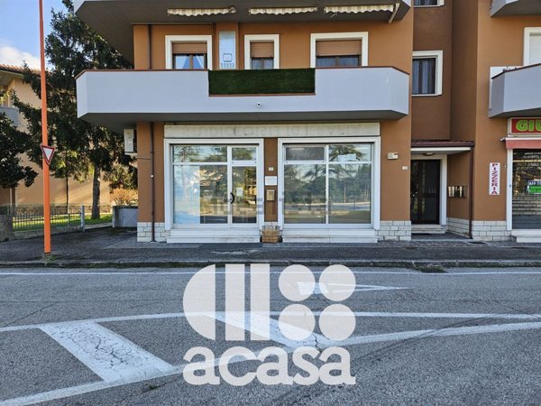 locale commerciale in affitto a Cesena in zona Calabrina