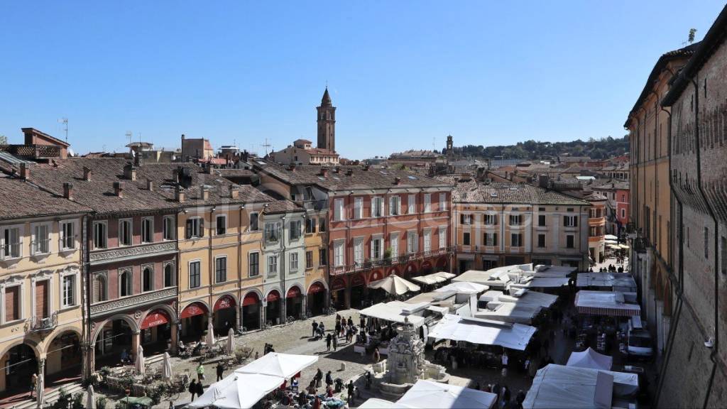 trivano in affitto a Cesena in zona Centro Storico