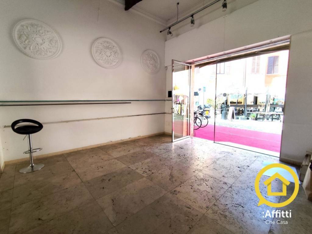 negozio in affitto a Cesena in zona Centro Storico