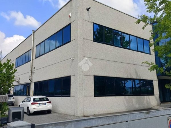 locale commerciale in affitto a Cesena in zona Pievesestina