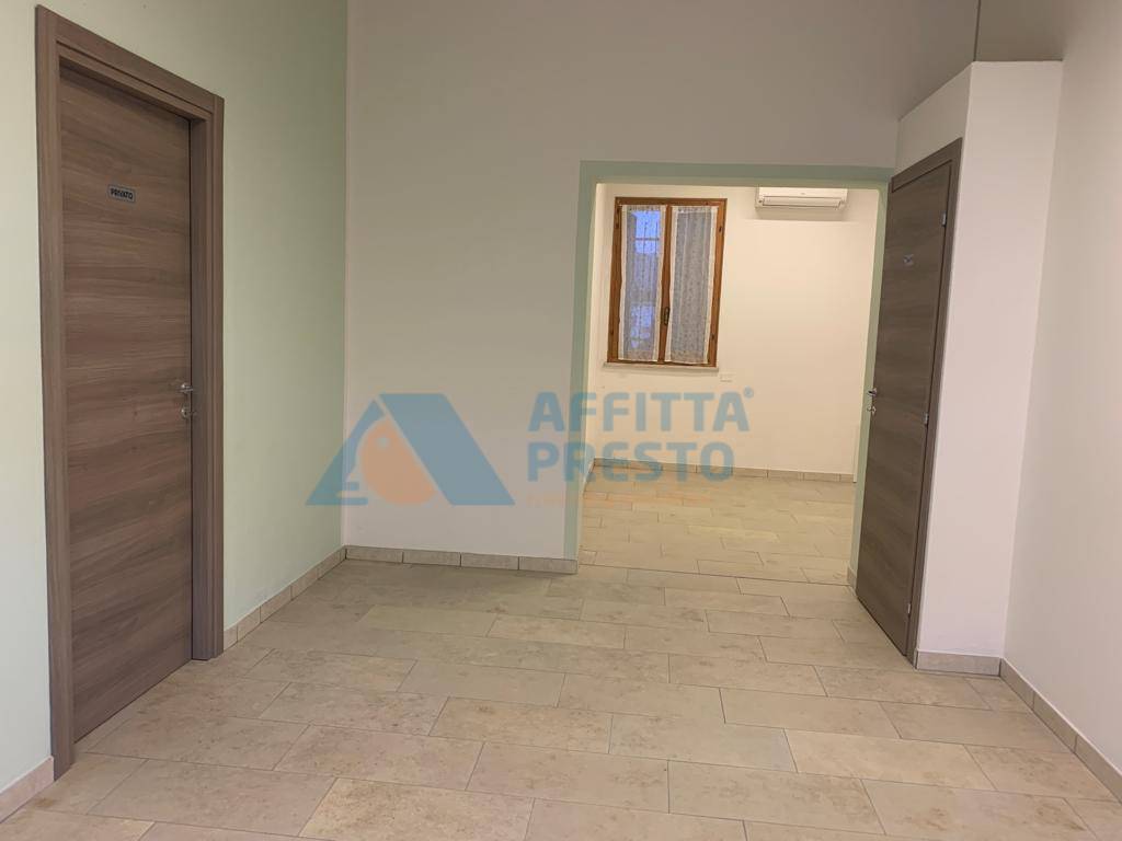 negozio in affitto a Cesena in zona San Carlo