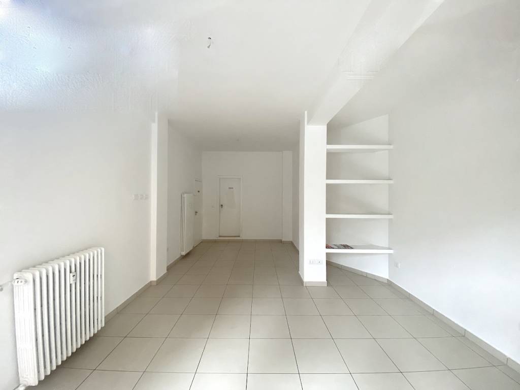 negozio in affitto a Cesena