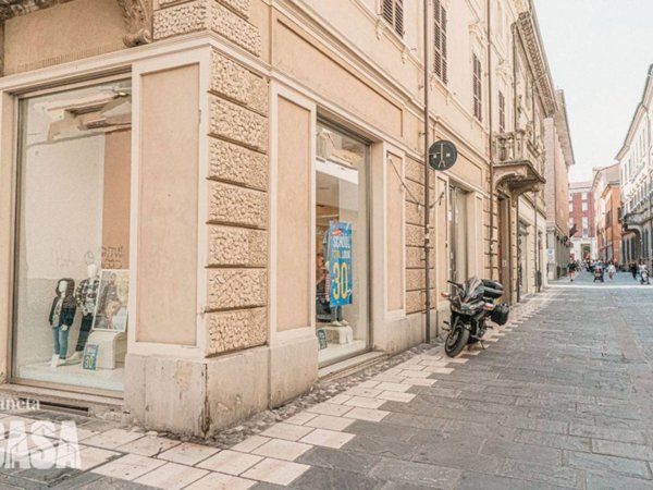 negozio in affitto a Cesena in zona Centro Storico