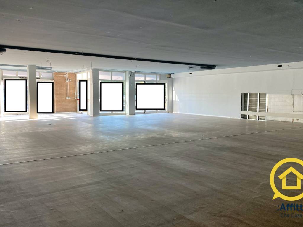 negozio in affitto a Cesena